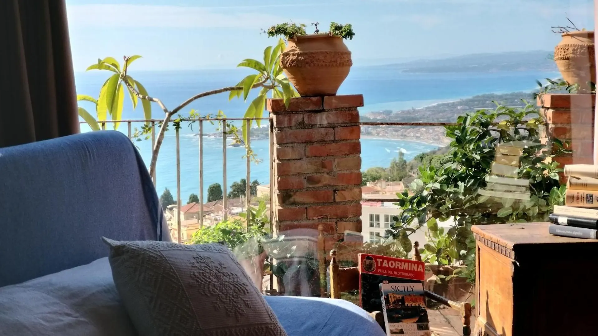 Casa Scacciapensieri Piccolo Museo Taormina Villa Tatil Evi
